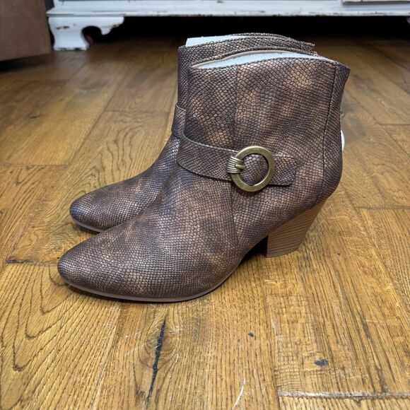NWT BareTraps Womens Lucia Brown Snake Skin Side Zip Buckled Ankle Boots Sz 8.5 - Picture 1 of 7